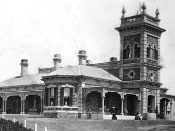 Discover Historic Glenelg