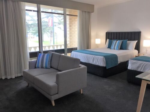 Deluxe Twin Room with Park View - Glenelg SA